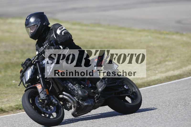 /01 02.04.2026 MAZ ADR/Gruppe gelb Gruppe gruen/unklar